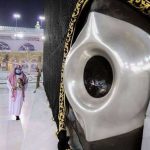 Tips Berhasil Mencium Hajar Aswad Ketika Umroh Bersama Khazzanah Tour