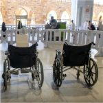 Tips Umroh Bawa Orang Tua yang Pakai Kursi Roda dengan Khazzanah Tours